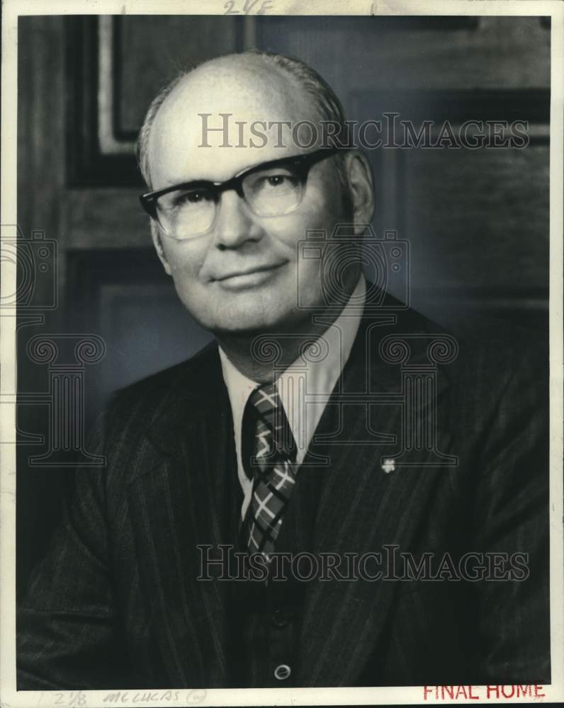 1977 Press Photo Dr. John McLucas, administrator Federal Aviation Administration- Historic Images