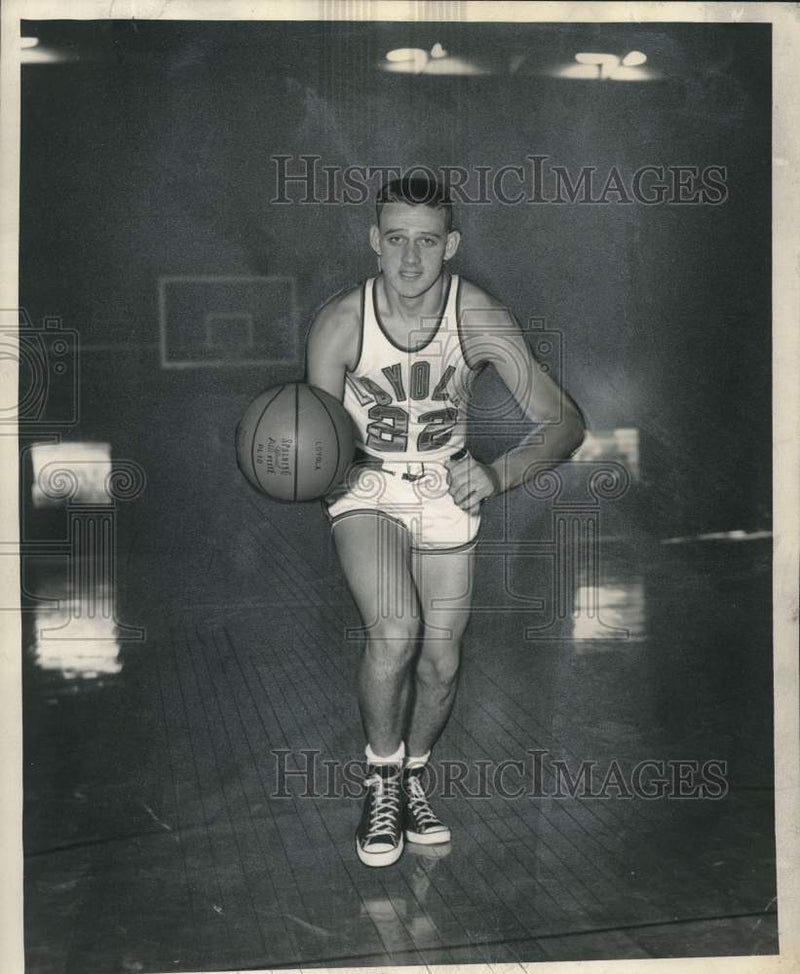 Load image into Gallery viewer, 1967 Press Photo Guard Bob McLaughlin, 6-1, Sophomore from New Albany Indiana
