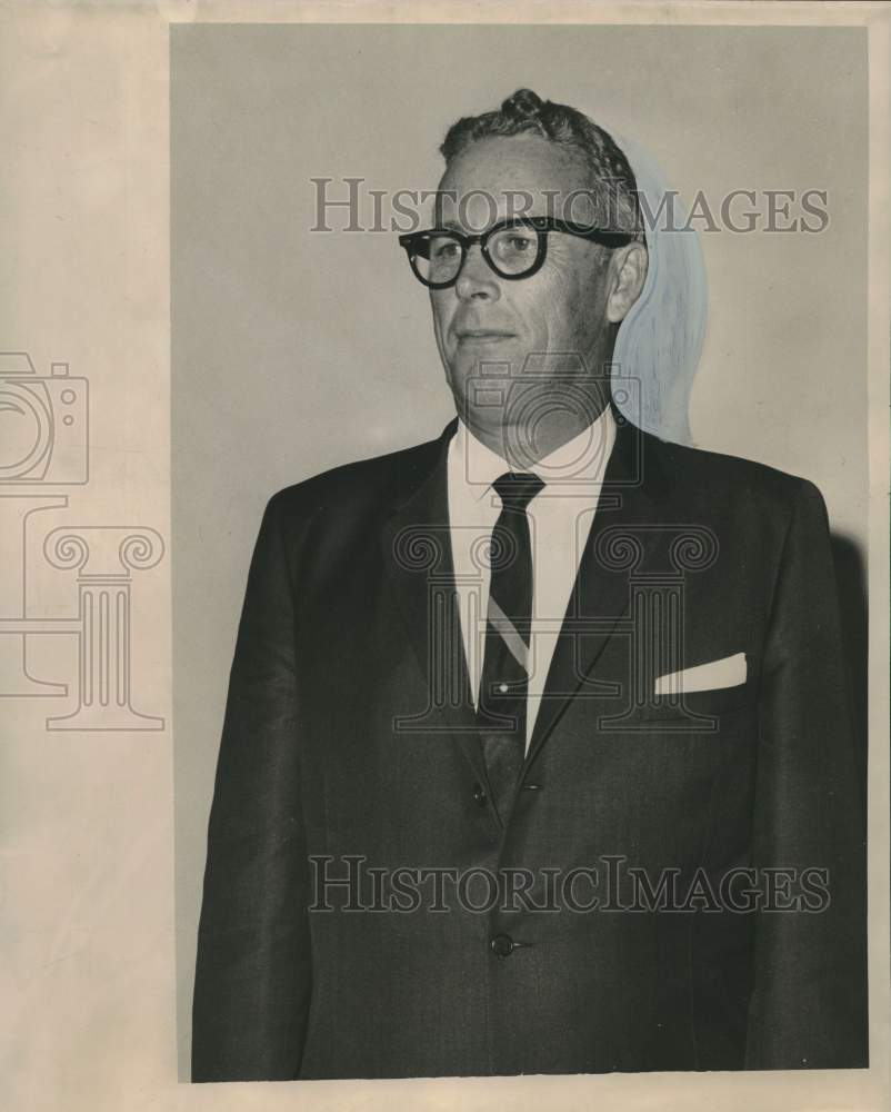 1953 Press Photo Hugh Middlebrooks of the Equitable Life Assurance Society- Historic Images