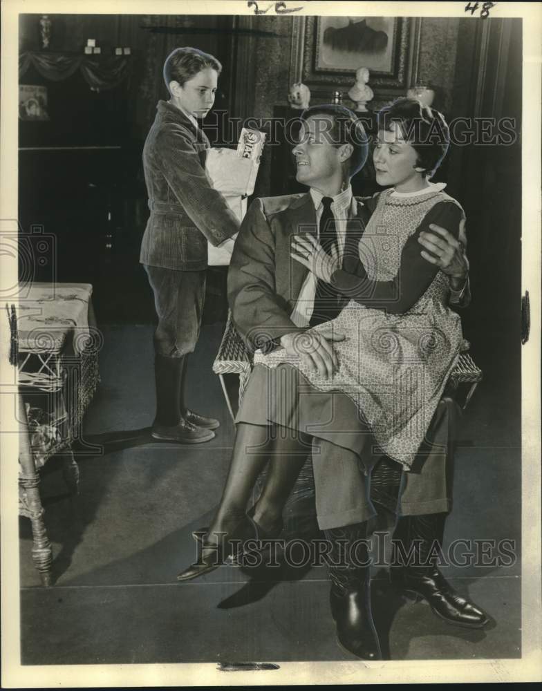 1960 Press Photo Mark Miller, Peggy Richards & Philip Fox in Play Scene- Historic Images