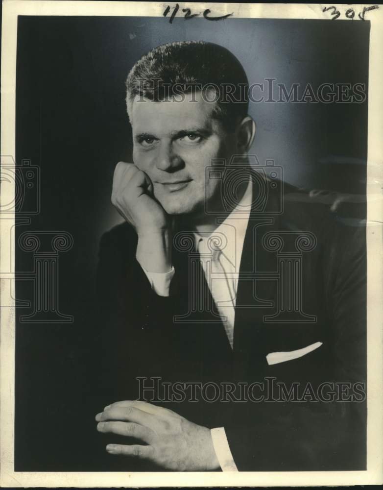 1963 Press Photo Robert Mirvish, author of &quot;The Last Capitalist&quot;- Historic Images