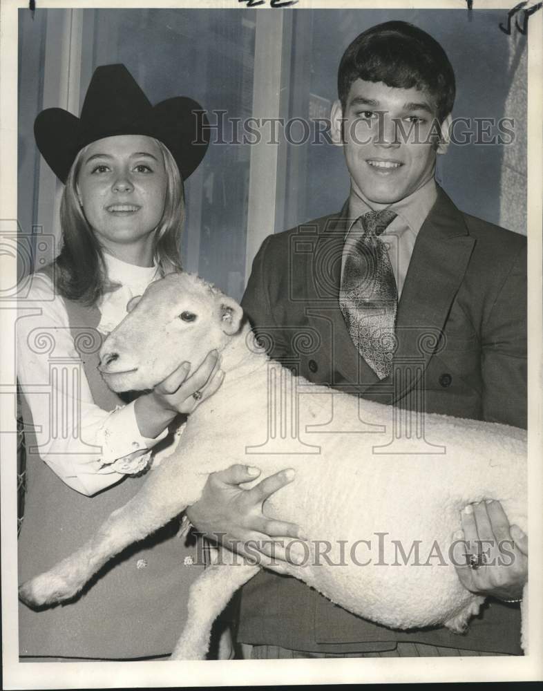 1971 Press Photo Libbie Millican &amp; Mark Rome- King &amp; Queen-Junior Livestock Show- Historic Images