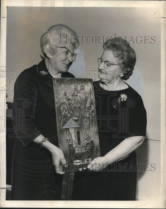 1966 Press Photo First & Second Federation of Women's Clubs, Arts & Crafts show