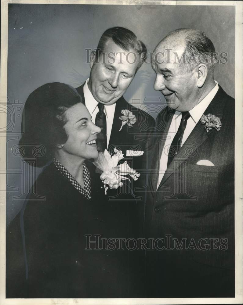 1968 Press Photo Ann Landers with New Orleans Chamber of Commerce Members