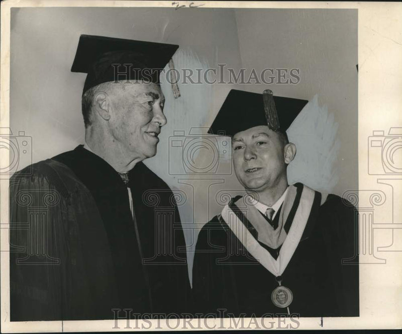 Load image into Gallery viewer, 1964 Press Photo Christian Herter &amp; Dr. Herbert Longenecker at Tulane Graduation
