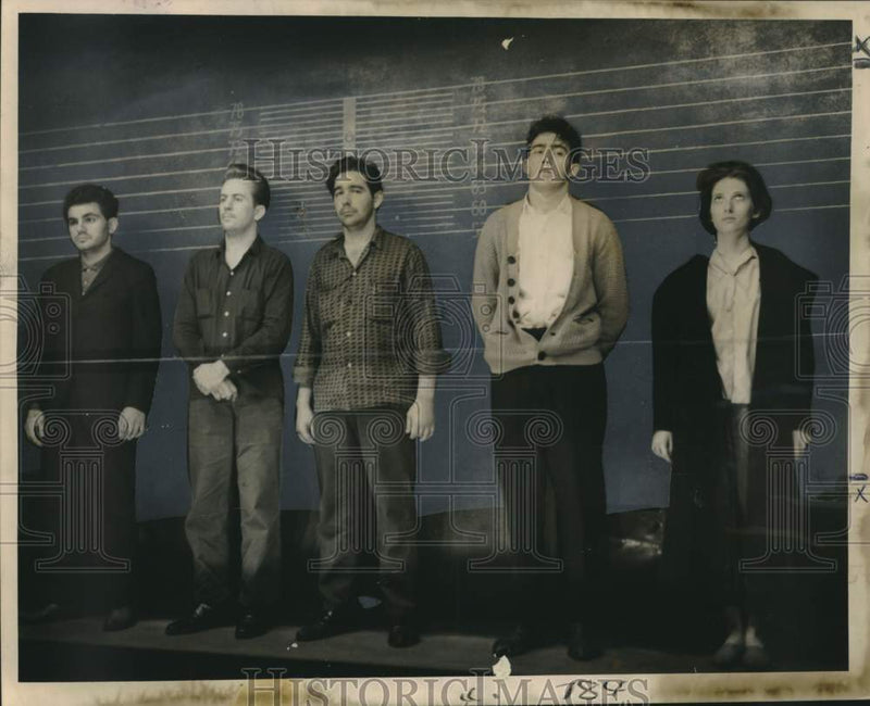 Load image into Gallery viewer, 1962 Press Photo Suspects line up for identification at police showup room

