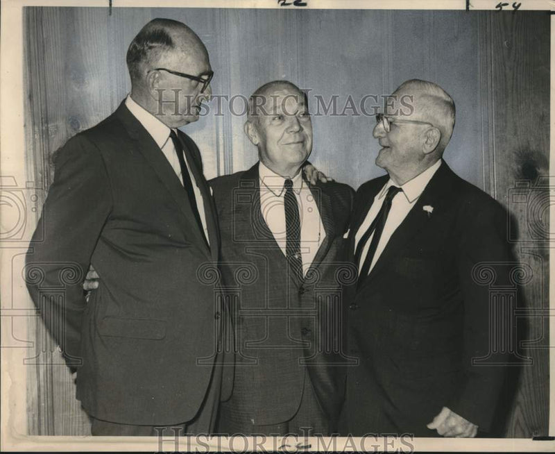 Load image into Gallery viewer, 1968 Press Photo Federation Key Men newly elected officers - noo46996
