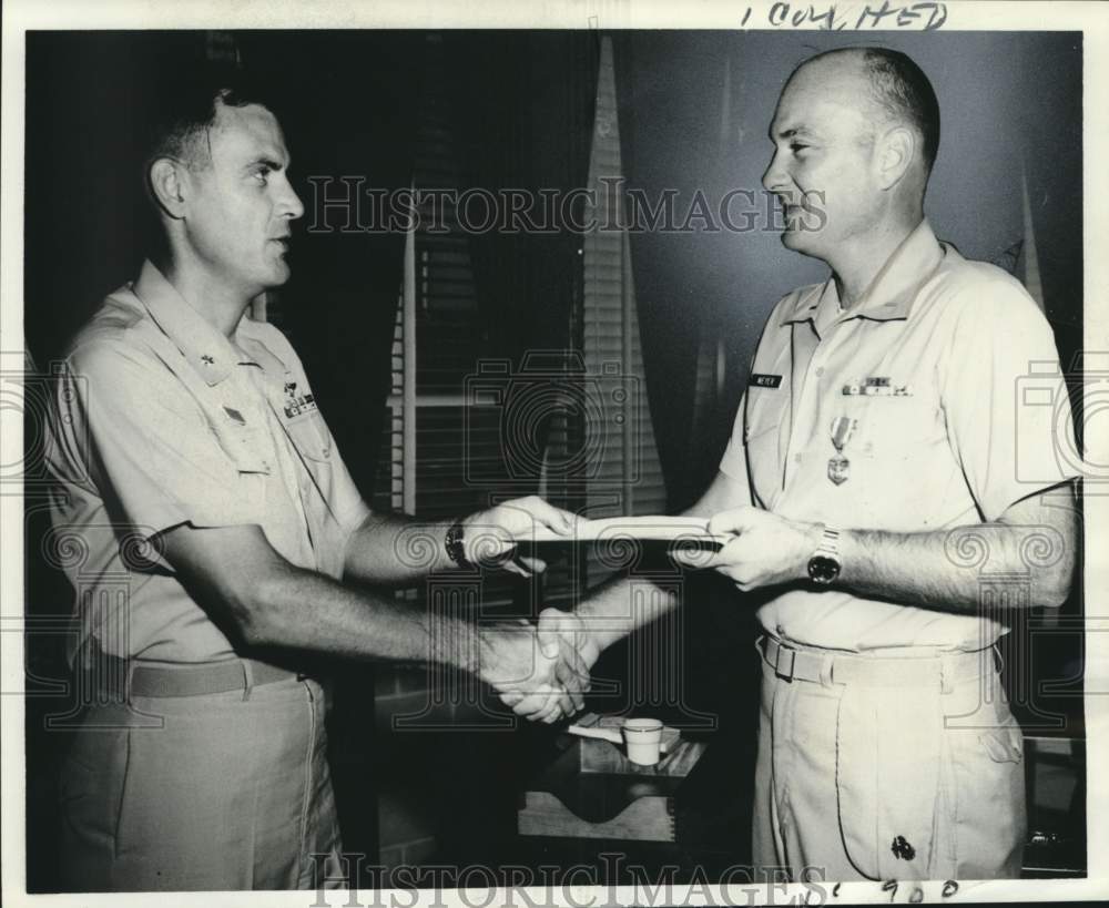 1968 Press Photo First Lieutenant William A. Meyer honored with Combat &quot;V&quot; Medal- Historic Images