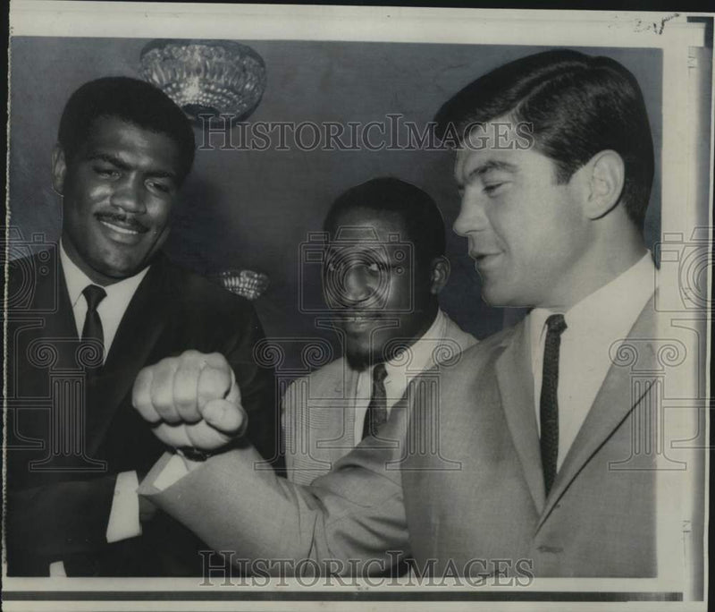 Load image into Gallery viewer, 1967 Press Photo Heavy weight fighters from US and Germany, in New York
