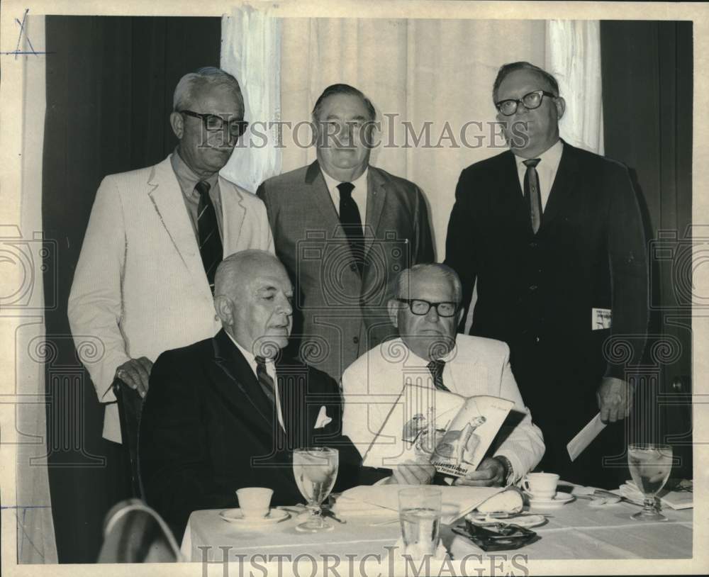 1970 Press Photo Officials of the Grand Isle Tarpan Rodeo at Plimsol Club - Historic Images