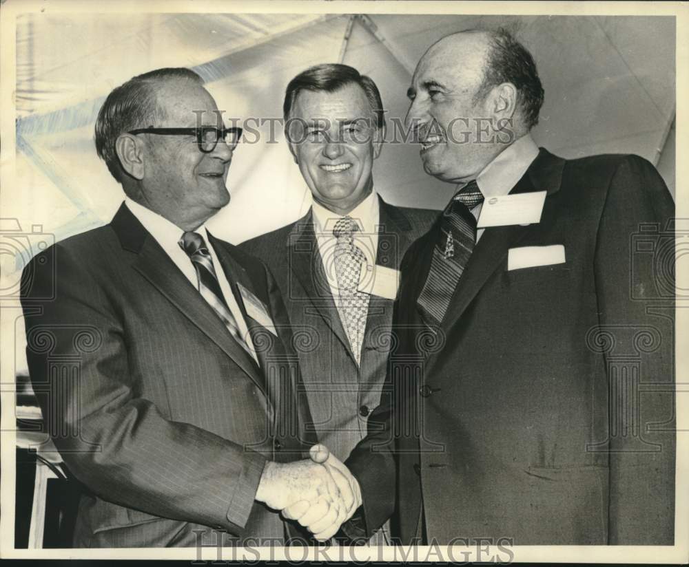 1971 Press Photo Gulf&#39;s new refinery at Myrtle Grove dedication ceremonies- Historic Images