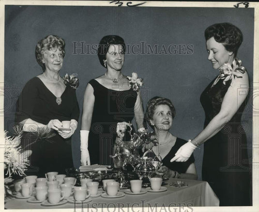 1960 Press Photo Pre-Thanksgiving tea hosted by the New Orleans Garden Society