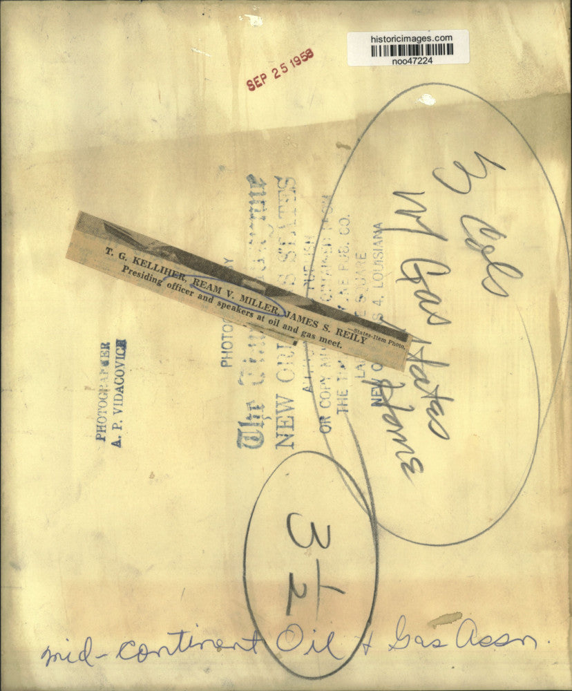 1958 Press Photo Oil executives meeting at oil and gas convention - noo47224