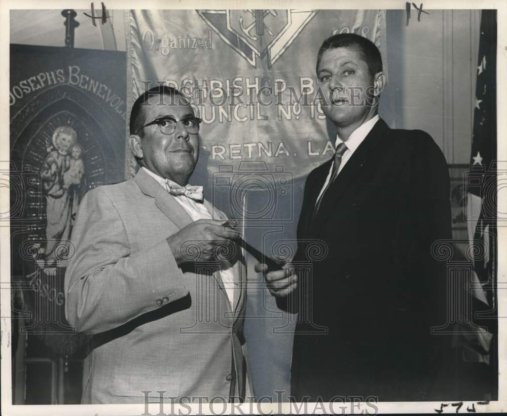 1961 Press Photo Marvin Miller &amp; Eugene Smith of the Knights of Columbus- Historic Images