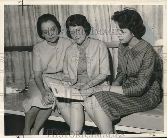 1964 Press Photo Three New Orleans Women Prepare For College Faculty Program