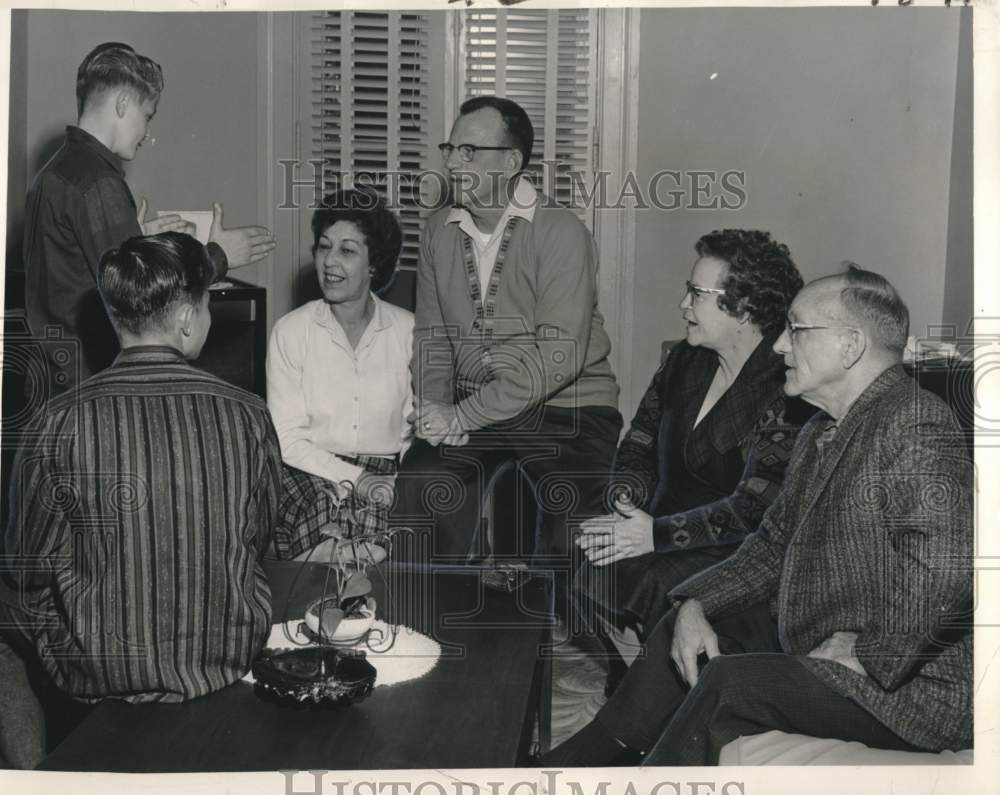 1962 Press Photo Cottage parents and residents visit at Milne boys home- Historic Images