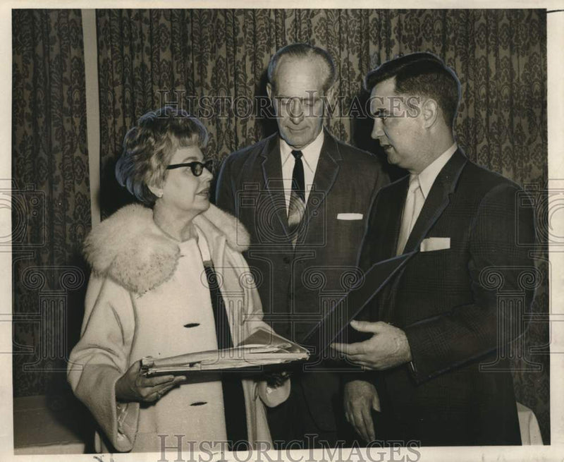 Load image into Gallery viewer, 1969 Press Photo Louisiana Association of School Business Officials conference
