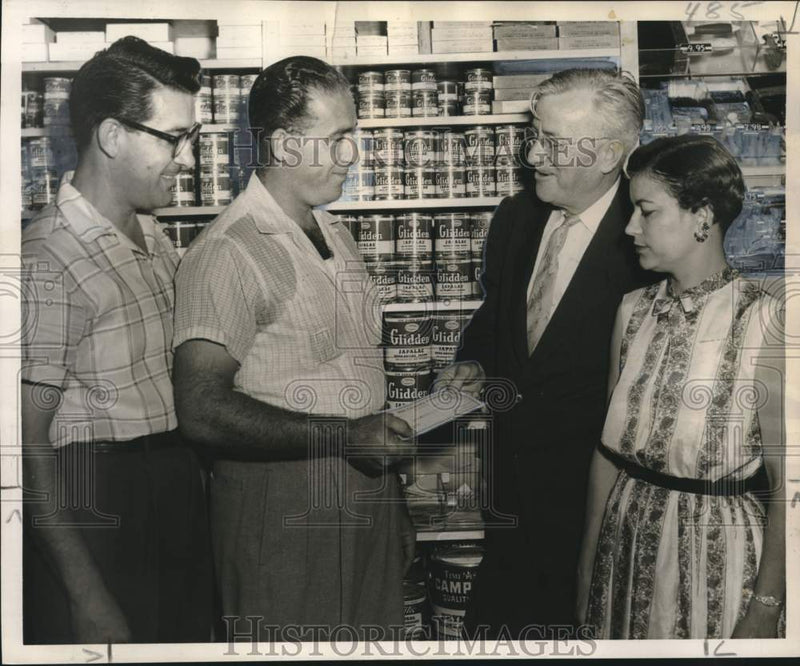 Load image into Gallery viewer, 1955 Press Photo Anthony Palazola winner of The Glidden Co.nationwide contest
