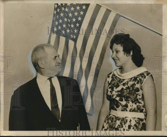 1960 Press Photo Attorney Herman Mildo, Law Day, S.J. Peters Junior High School- Historic Images