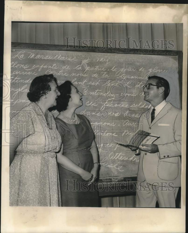 Load image into Gallery viewer, 1961 Press Photo Hanes Morris supervisor of foreign languages for public schools

