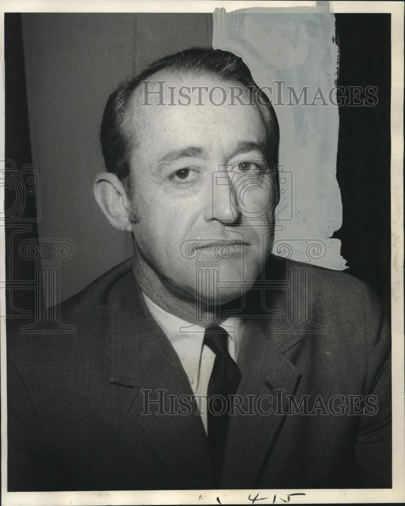 Load image into Gallery viewer, 1969 Press Photo D.F. Mitchell, Vice President Of Sales for Sunbeam Corporation

