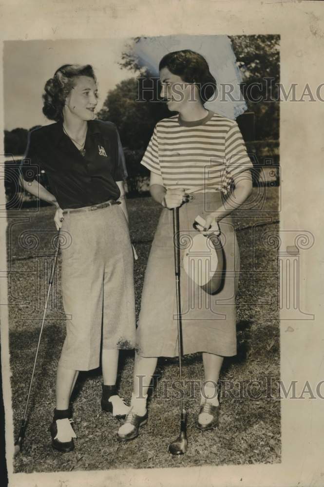 Load image into Gallery viewer, 1967 Press Photo Mrs. E. J. Mittelbronn, Jr., &amp; Mrs Ashton Hardy golfing
