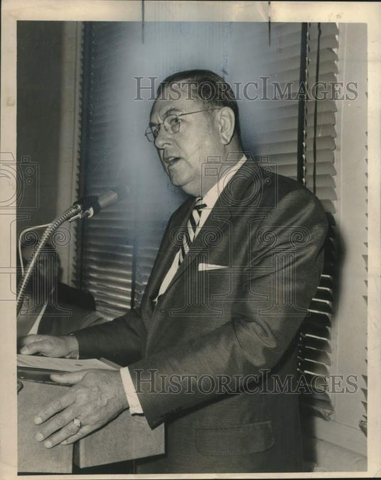 1965 Press Photo Dr. M.D. Mobley speaks in New Orleans - noo47613