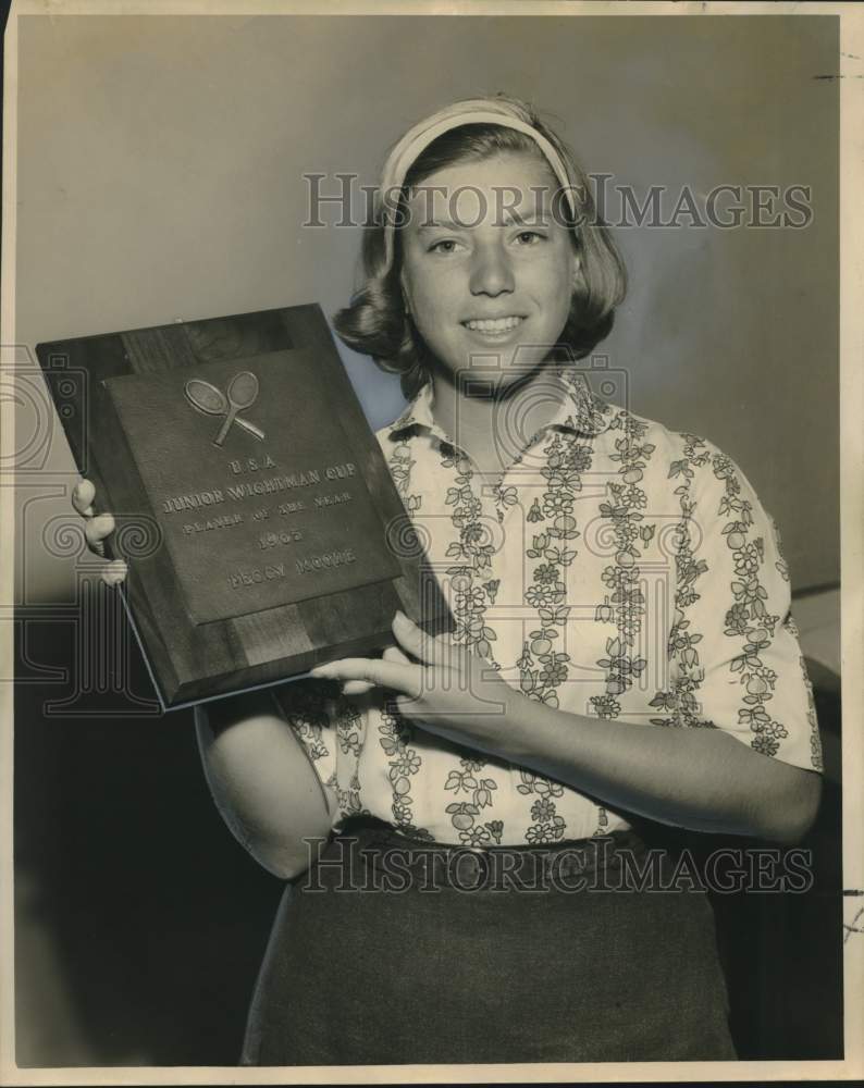 Press Photo Peggy Moore, Junior Weightman Cup &quot;Player of The Year&quot; - noo48001- Historic Images