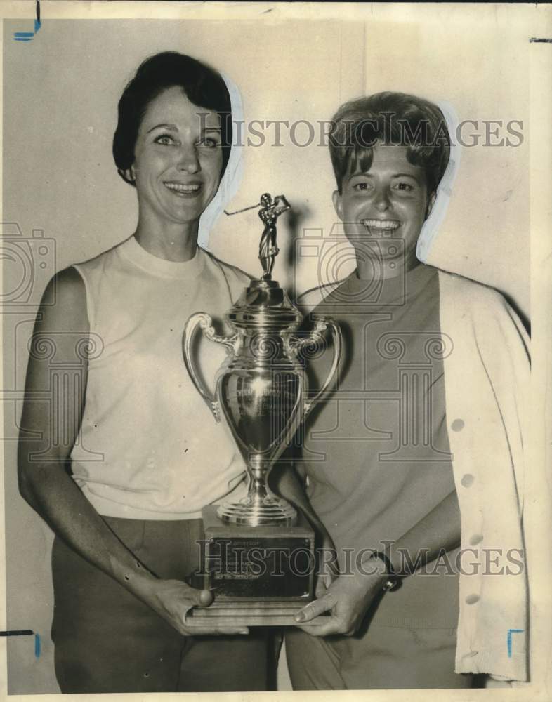 1968 Press Photo Mrs. John Moore &amp; Mrs. William Bosworth- Lakewood Golf Finalist- Historic Images