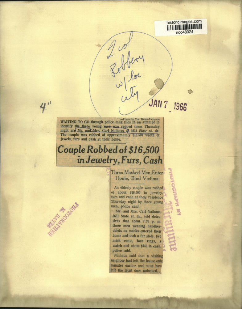 1966 Press Photo Mr. and Mrs. Carl Naihaus at Police Station to identify robbers