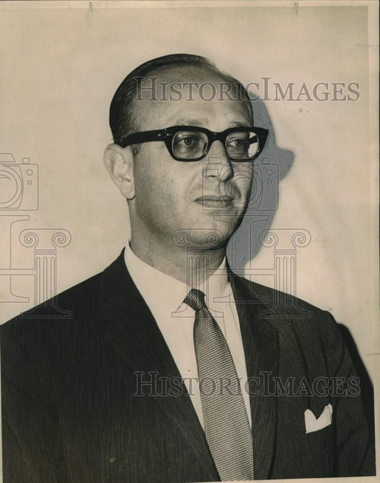 1964 Press Photo Mario Modiano, Athens correspondent for the London Times - Historic Images