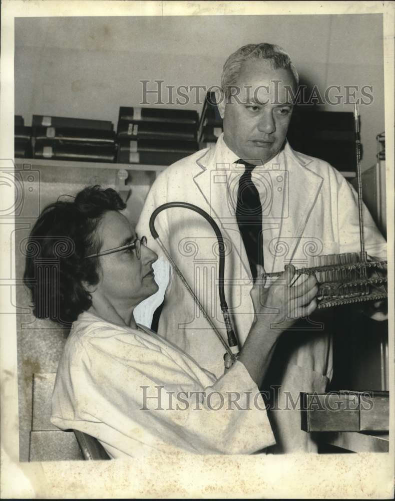 Load image into Gallery viewer, 1968 Press Photo Test for Hong Kong flu at Tulane University School of Medicine
