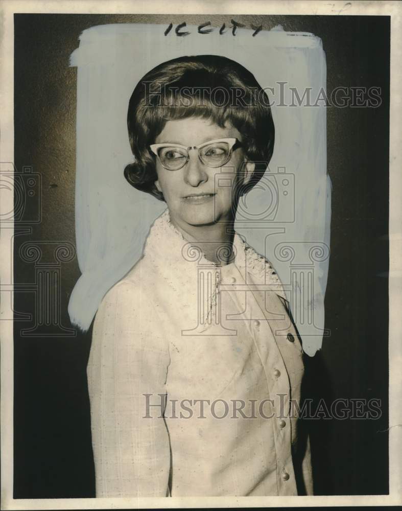 1968 Press Photo Thelma Montz, President of Orleans Professional Women's Club