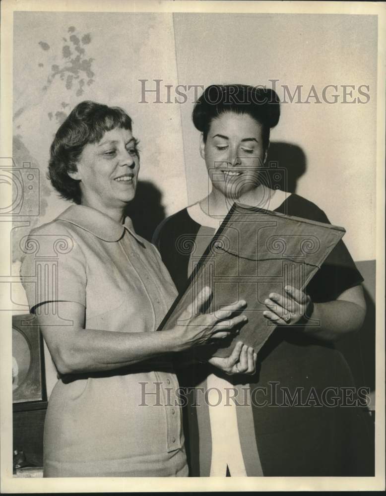 1971 Press Photo Dr. Russell L. Holman Vocational School, Volunteers luncheon - Historic Images