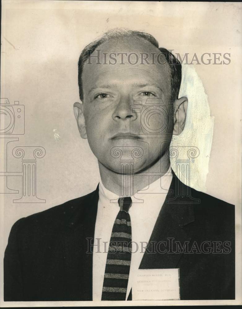 Load image into Gallery viewer, 1963 Press Photo Dr. Charles Moore speaks in New Orleans at Diabetic conference
