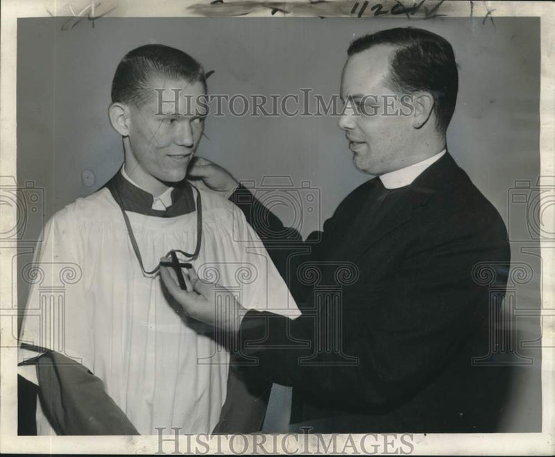 Load image into Gallery viewer, 1963 Press Photo Alfred Asprion &amp; Reverend Donald Muth, Grace Episcopal Church

