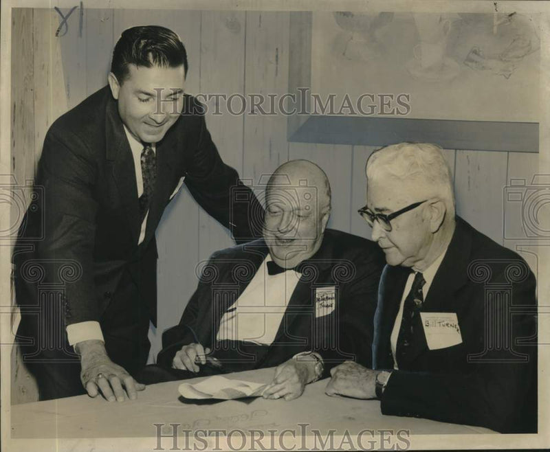 Load image into Gallery viewer, 1961 Press Photo East and West Bank Councils of the Chamber of Commerce
