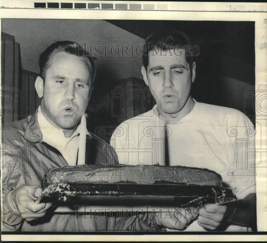 1968 Press Photo Coach Don Shula & quarterback Earl Morrall of Baltimore Colts- Historic Images