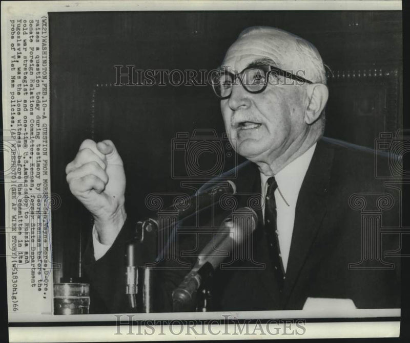 Load image into Gallery viewer, 1966 Press Photo Senator Wayne Morse, Senate Foreign Relations Committee
