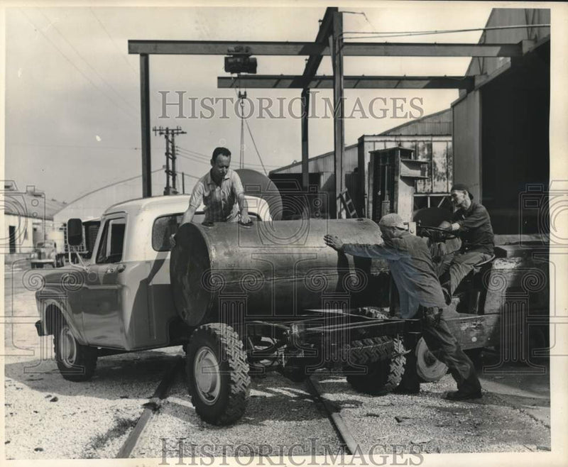 Load image into Gallery viewer, 1964 Press Photo A Fogging Tank fitted on a truck at Rheem Manufacturing Co.
