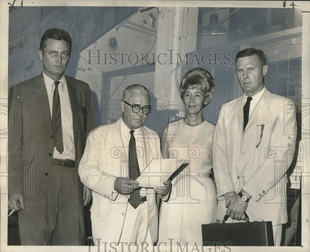 1966 Press Photo James J. Morrison at H.C. Beck Company, Bourbon Street dispute