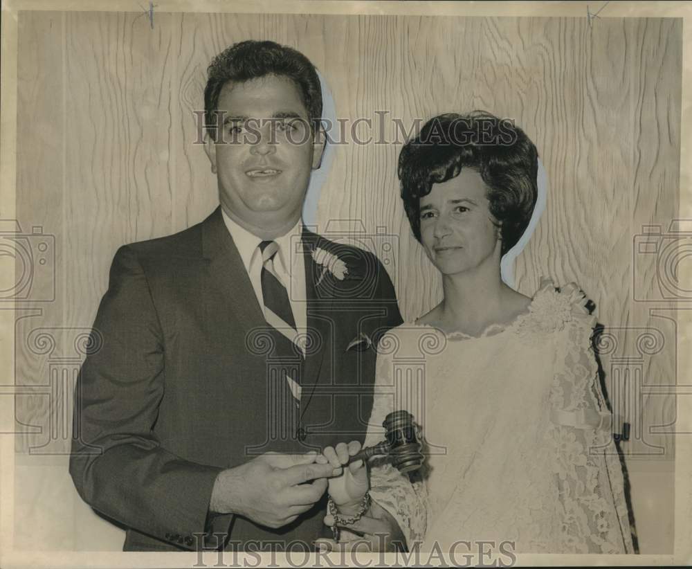 1967 Press Photo Pres&#39;s of St. Bernard Junior Chamber of Commerce &amp; Jaycee Jayne- Historic Images