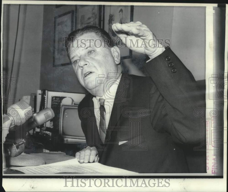 Load image into Gallery viewer, 1966 Press Photo Senator Thruston B. Morton, GOP Senatorial Campaign Committee

