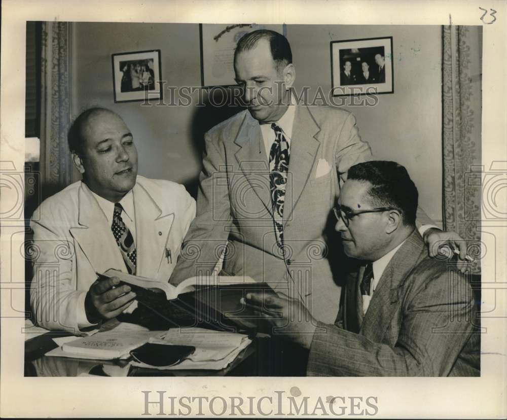 1949 Press Photo Clarence Molinari sworn in as Special Investigator- Gambling