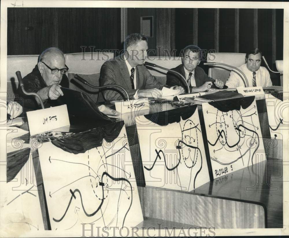 1972 Press Photo Governor's Advisory Committee of the River Area Study- Historic Images