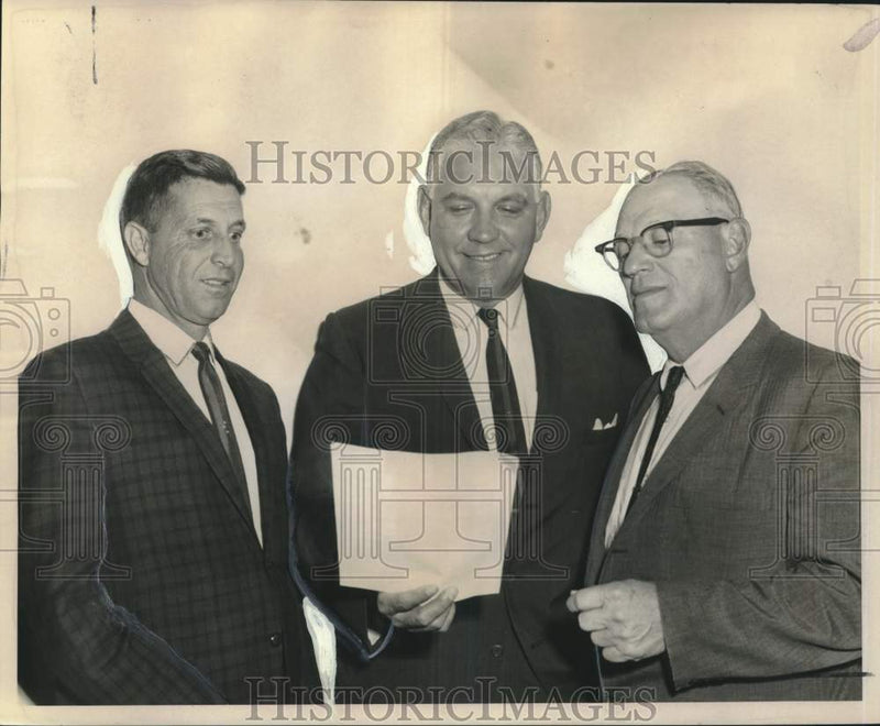 Load image into Gallery viewer, 1963 Press Photo Delegates at meeting of Soil &amp; Water Conservation Districts
