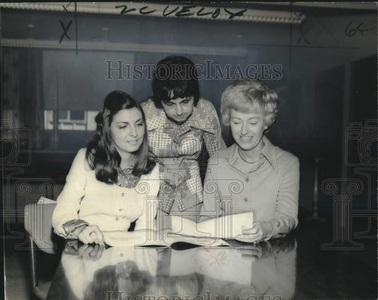 1975 Press Photo City Park Ladies' Committee plan for the Italian Golf Open- Historic Images