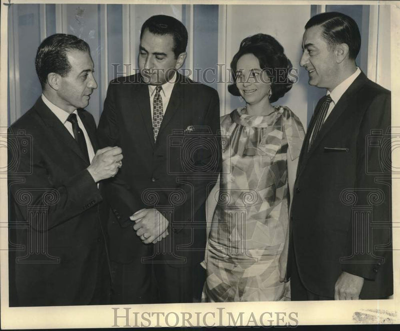 Load image into Gallery viewer, 1967 Press Photo Officers of Syrian-Lebanese-American Club meet in New Orleans
