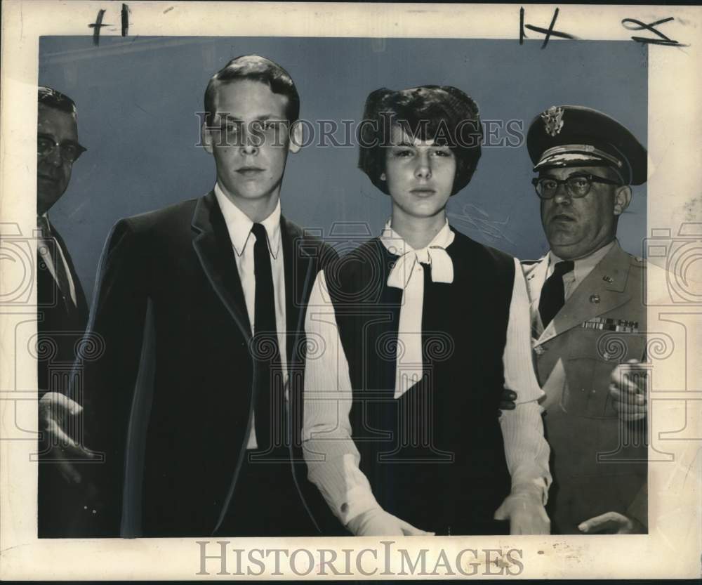 1964 Press Photo DeLesseps S. &quot;Toni&quot; &amp; Corinne Ann Morrison at Gallier Hall