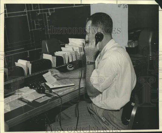 1954 Press Photo Dispatcher William Felker relays work order over the radio